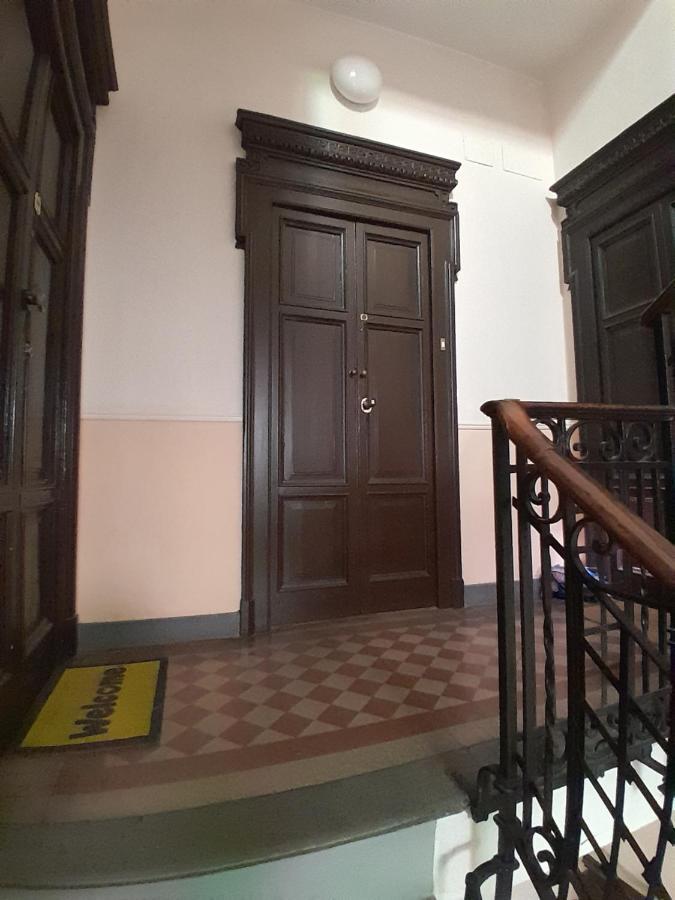 Appartamento Martina, Silenzioso A 100 Metri Dalla Metropolitana Милан Экстерьер фото